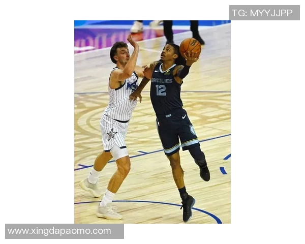 王者归来,灰熊队莫兰特伤愈复出,对阵魔术队上半场火力全开